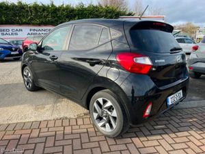 Hyundai i10 Deluxe Plus 5DR - Image 2