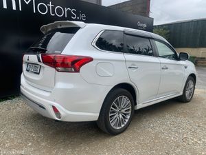 MITSUBISHI OUTLANDER 2.4 PHEV AUTO - Image 3