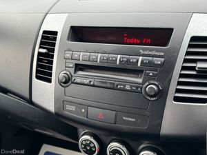 JAN SALE 🎯 Mitsubishi  Outlander 2008 4x4 - Image 4