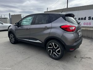 142 Renault Captur 1.5D SIGNATURE Warranty - Image 2