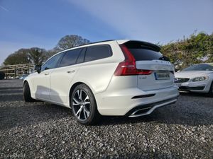 2021 Volvo V60 | B5 R-Design - Image 3
