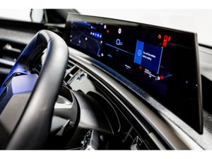 Peugeot 5008 Allure HYBRID Auto 145HP - 7 Seats - Image 4