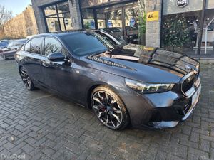 2024 BMW 550E M-SPORT PRO XDRIVE. - Image 2