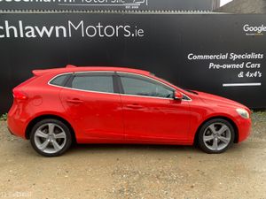 VOLVO V40 1.6 T4 180 BHP AUTO R-DESIGN - Image 2
