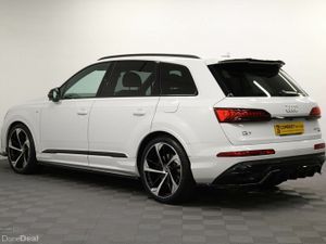 Audi Q7 TFSIe V6 Black Edition - Image 4