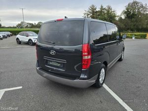 Hyundai i800 SE Nav - Image 4