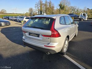 Volvo XC60 Momentum Pro - Image 4