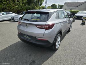 Vauxhall Grandland X SE - Image 4