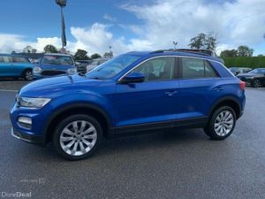 Volkswagen T-Roc SE - Image 2