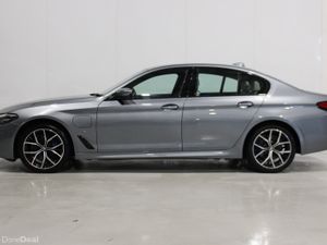 BMW 5-Series 2020 530e M-Sport - Image 4