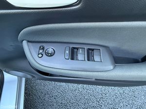 2020 Honda Jazz(Fit)1.5 Hybrid Auto,24k Miles - Image 4