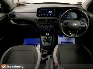 Hyundai i10 Deluxe Plus 5DR - Image 2