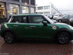 1.5 MINI COOPER 5DR HATCHBACK AUTO - Image 3