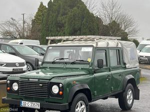 Land Rover Defender 2002 6 seater - Image 3