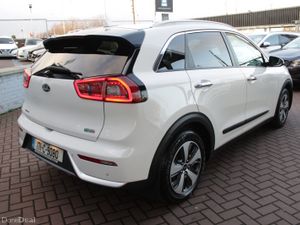 KIA NIRO HYBRID 5DR ESTATE  AUTO // ONLY 92,000 KM - Image 4