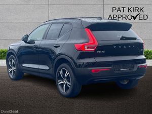 Volvo XC40 Estate R DESIGN - Image 2