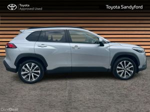 Toyota Corolla Cross SPORT // 2 FREE SERVICES// RE - Image 3