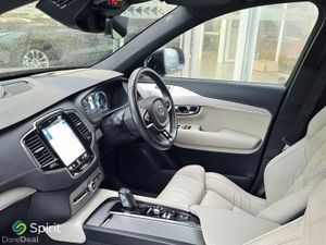 Volvo XC90 R-Design Pro  Recharge T8 390 - Image 3