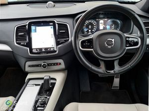 Volvo XC90 R-Design Pro  Recharge T8 390 - Image 4
