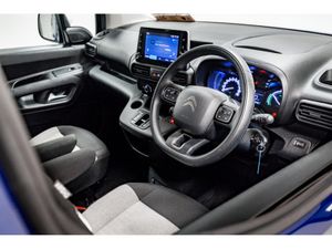 Citroen Berlingo ë-FEEL XL 50kWh LWB Auto 136HP - - Image 2