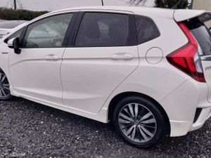 🔵 Honda Fit GP5 1.5 Petrol Hybrid 5DR Automatic - Image 3