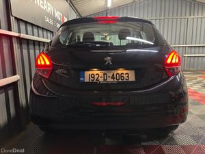 2019 192 Peugeot 208  1.5 BlueHDi 100bhp Active - Image 2