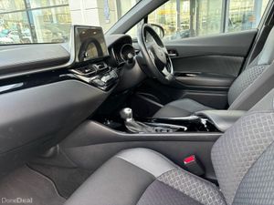 Toyota C-HR 1.8 HYBRID SPORT - Image 2