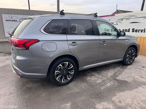 161 Mitsubishi Outlander PHEV 2.0L MIVEC 4WD - Image 4