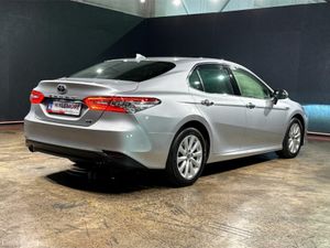 Toyota Camry HYBRID 2.5L AUTOMATIC - CRUISE CONTRO - Image 4