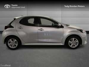 Toyota Yaris HYBRID LUNA 4DR AUTO - Image 3