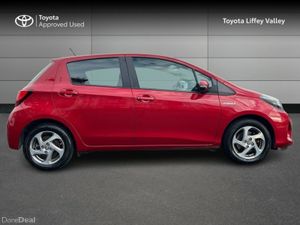 Toyota Yaris HYBRID LUXURY MC 4DR AUTO - Image 3