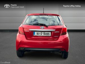 Toyota Yaris HYBRID LUXURY MC 4DR AUTO - Image 4