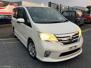 nissan serena 2013 white - Image 3