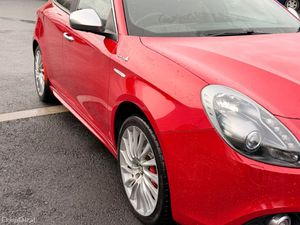 alfa romeo  gulietta 2016 red - Image 4