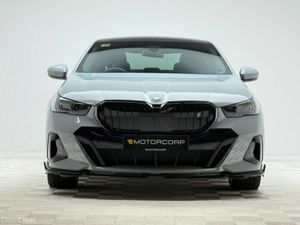 BMW i5 40 M SPORT EDRIVE *PAN ROOF* - Image 2