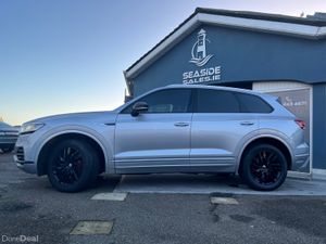 211 Volkswagen Touareg commercial - Image 2