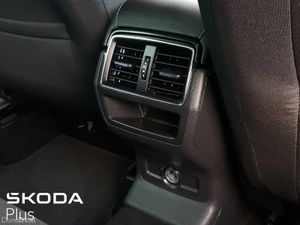 Skoda Karoq **HEATED SEATS**SAT NAV**STYLE MODEL** - Image 3