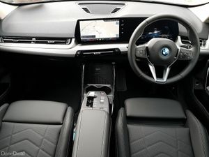 BMW iX1 iX1 eDrive20 Sport - Image 4