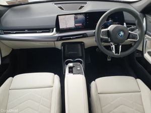 BMW iX1 iX1 eDrive20 M Sport - Image 4