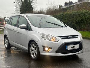 ABSOLUTELY TOP OF THE RANGE 7 SEATER - Image 2