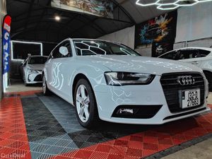 132 Audi A4 Avant S-Line Estate - Image 3