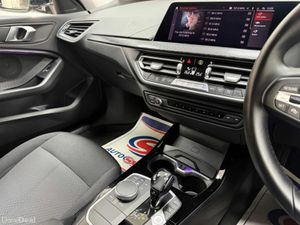BMW 1-Series 118D PLAY Automatic - Image 2