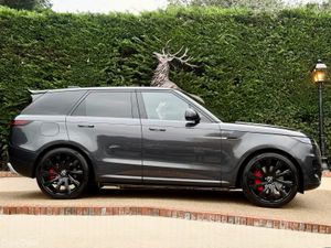 Range Rover Sport 232D 3.0 Hybrid P440e - Image 3
