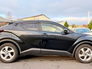 Toyota C-HR Hybrid 2019 - Image 3