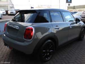 1.5D COOPER BLACK EDITION 5DR HATCHBACK AUTO // FU - Image 4