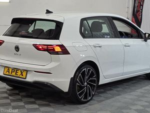Volkswagen Golf DIESEL HATCHBACK - Image 3