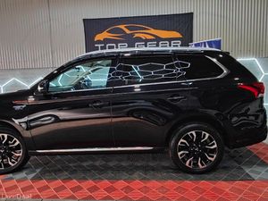 2018 Mitsubishi Outlander 2.0 Petrol Hybrid - Image 3