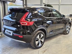 21 VOLVO XC40 HYBRID INSCRIPTION - Image 2