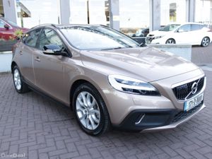 2.0D4 CROSS COUNTRY EDITION 5DR HATCHBACK AUTO // - Image 2