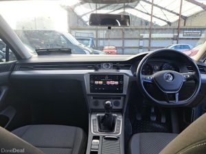 Volkswagen Passat 2018 low mileage - Image 4